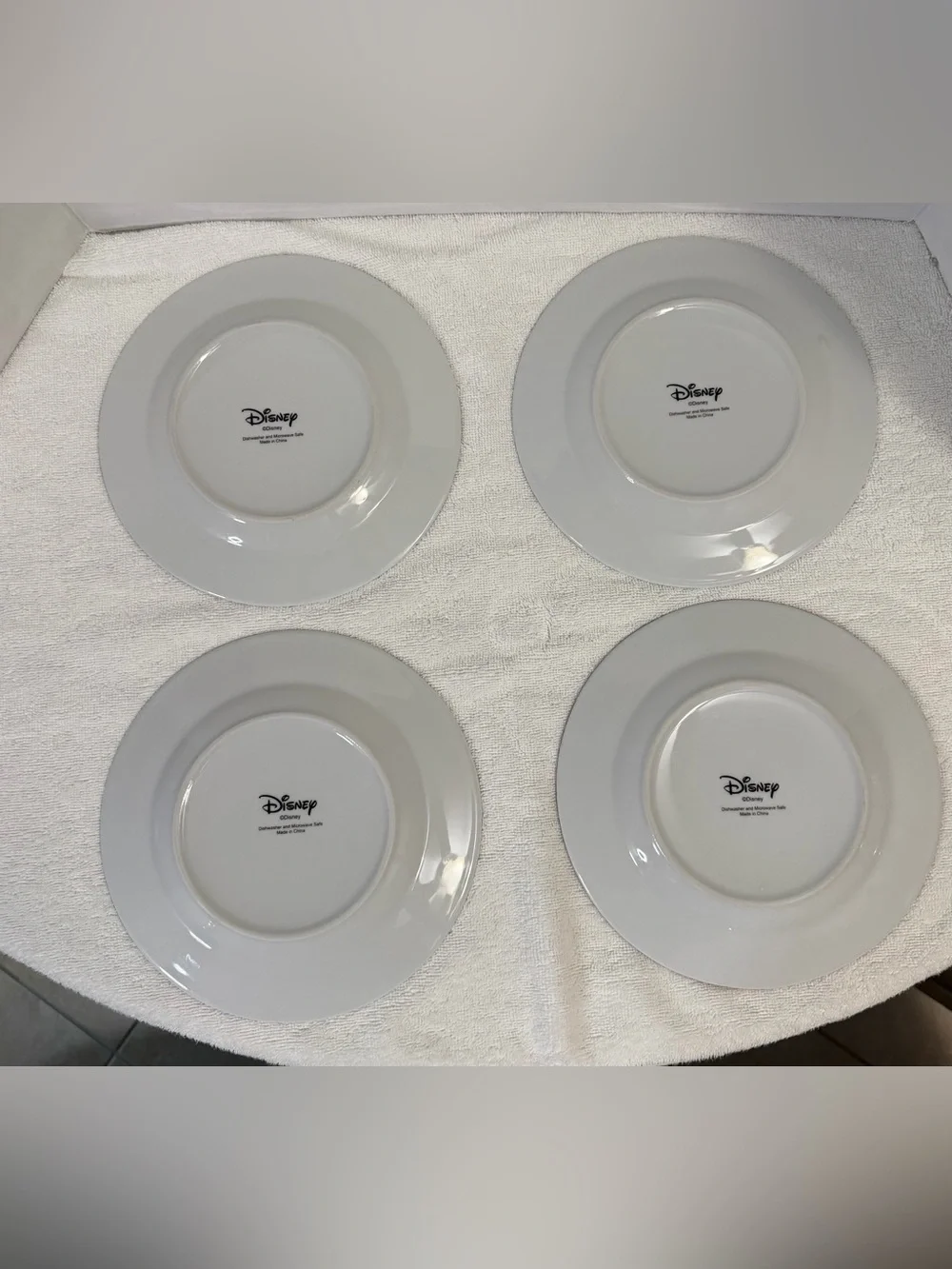 Disney Mickey Minnie Christmas Plaid Appetizer Plates Set 4 Ceramic NWT Zrike